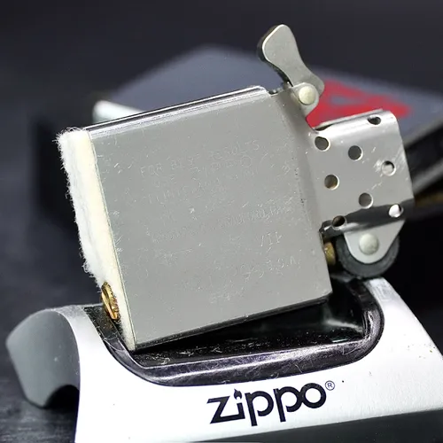 ZIPPO XƯA 1991 - HÀNG XƯA THẬP NIÊN 90s _ CHỦ ĐỀ LOGO TÀU CHIẾN HMS QUORN M41
