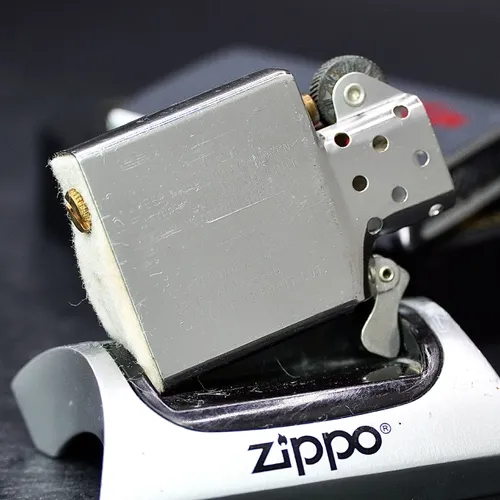 ZIPPO XƯA 1991 - HÀNG XƯA THẬP NIÊN 90s _ CHỦ ĐỀ LOGO TÀU CHIẾN HMS QUORN M41