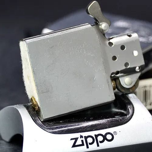 ZIPPO XƯA 1989 - HÀNG XƯA THẬP NIÊN 80s _ CHỦ ĐỀ QUÂN ĐỘI HÀ LAN