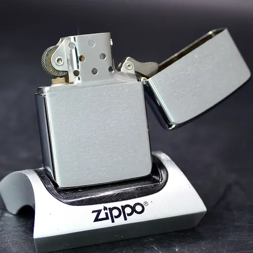 ZIPPO XƯA 1989 - HÀNG XƯA THẬP NIÊN 80s _ CHỦ ĐỀ QUÂN ĐỘI HẬU CẦN HÀ LAN