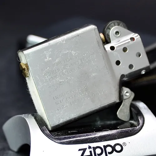 ZIPPO XƯA 1991 - HÀNG XƯA THẬP NIÊN 90s _ CHỦ ĐỀ TÀU CHIẾN FORRESTAL AVT-59