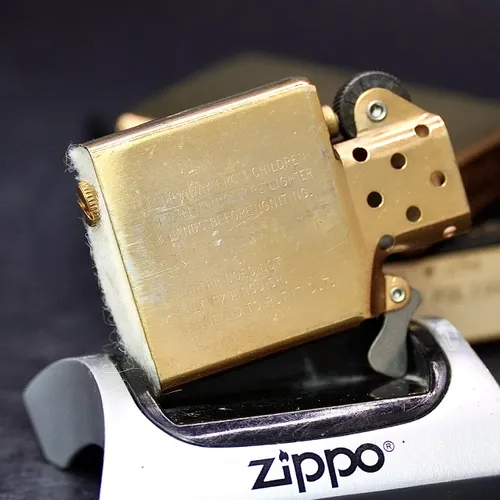 ZIPPO XƯA 32-91  - HÀNG XƯA THẬP NIÊN 90s _ CHỦ ĐỀ BATTEUR MAGAZINE