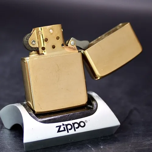 ZIPPO XƯA CANADA 32-89  - HÀNG XƯA THẬP NIÊN 80s _ CHỦ ĐỀ CỜ CANADA