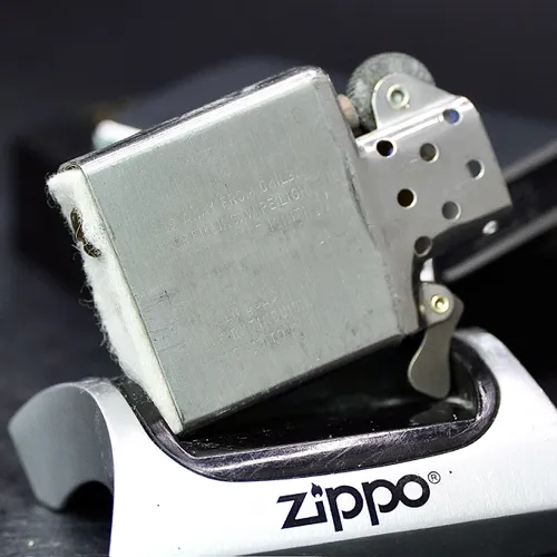 ZIPPO XƯA 1984  - HÀNG XƯA THẬP NIÊN 80s _ CHỦ ĐỀ TÀU CHIẾN TRUETT FF-1095