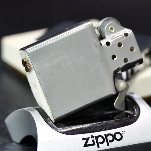 ZIPPO XƯA 1975  - HÀNG XƯA THẬP NIÊN 70s _ CHỦ ĐỀ LOGO TÀU NGẦM SSN-690