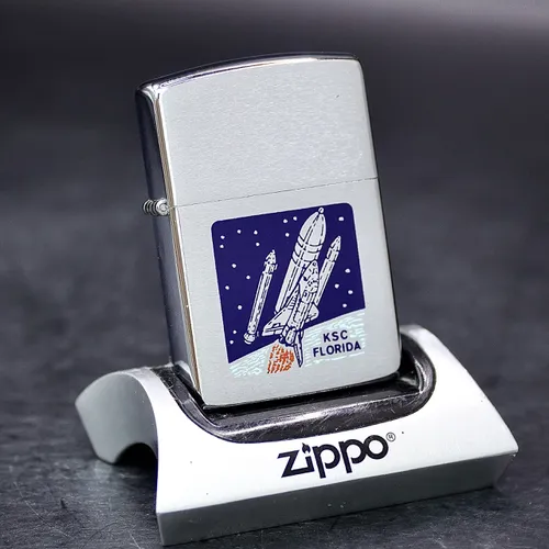 ZIPPO XƯA 1988 - HÀNG XƯA THẬP NIÊN 80s _ CHỦ ĐỀ TRUNG TÂM VŨ TRỤ KENNEDY