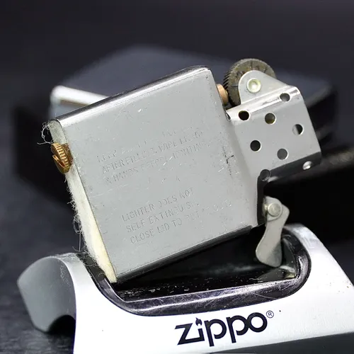 ZIPPO XƯA 1989 - HÀNG XƯA THẬP NIÊN 80s _ CHỦ ĐỀ LỤC QUÂN HOÀNG GIA HÀ LAN