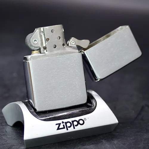 ZIPPO XƯA 1997 - HÀNG XƯA THẬP NIÊN 90s _ CHỦ ĐỀ WINDY GIRL