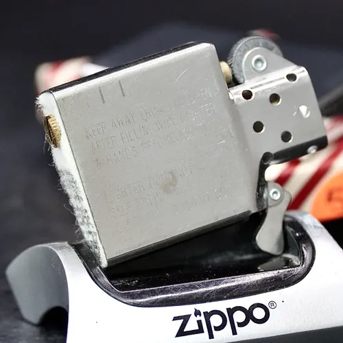 ZIPPO XƯA 1997 - HÀNG XƯA THẬP NIÊN 90s _ CHỦ ĐỀ WINDY GIRL