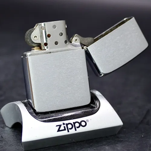 ZIPPO XƯA 1986 - HÀNG XƯA THẬP NIÊN 80s _ CHỦ ĐỀ TẬP ĐOÀN TRICO