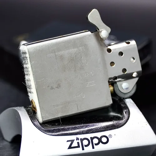 ZIPPO XƯA 1996 CANADA - HÀNG XƯA THẬP NIÊN 90s _ CHỦ ĐỀ WINDY GIRL