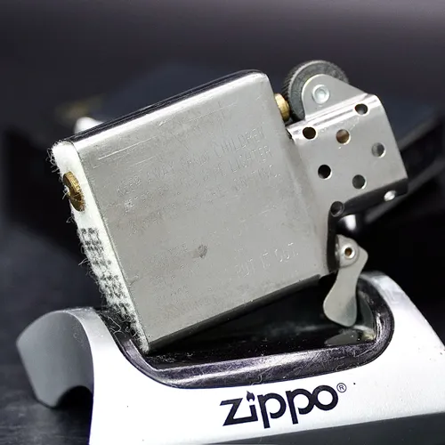 ZIPPO XƯA 1996 CANADA - HÀNG XƯA THẬP NIÊN 90s _ CHỦ ĐỀ WINDY GIRL