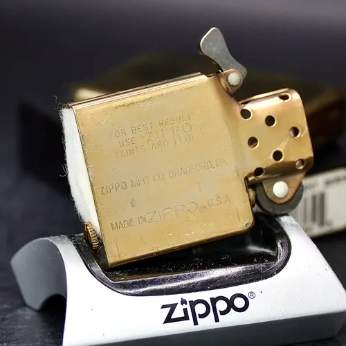 ZIPPO XƯA 32-88 - HÀNG XƯA THẬP NIÊN 80s _ CHỦ ĐỀ NGUYÊN BẢN