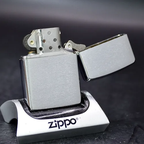 ZIPPO XƯA 1991 - HÀNG XƯA THẬP NIÊN 90s _ CHỦ ĐỀ TRẠM KHÔNG QUÂN HOÀNG GIA ANH