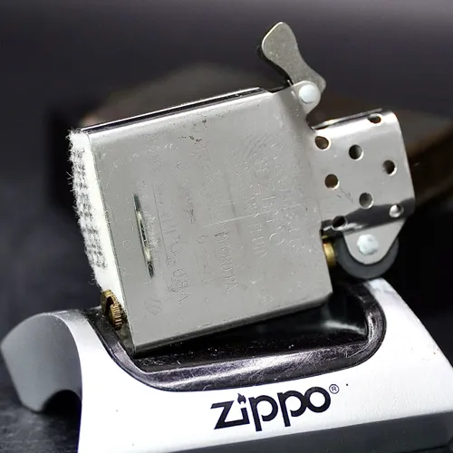 ZIPPO XƯA 2000 - HÀNG XƯA 2000s _ CHỦ ĐỀ ĐỒNG ZIN TRƠN BẢN