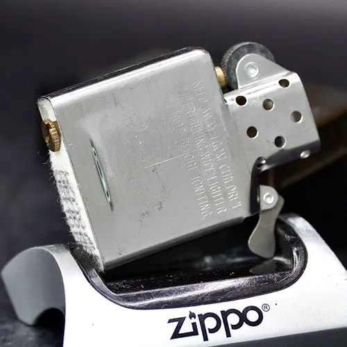 ZIPPO XƯA 2000 - HÀNG XƯA 2000s _ CHỦ ĐỀ ĐỒNG ZIN TRƠN BẢN