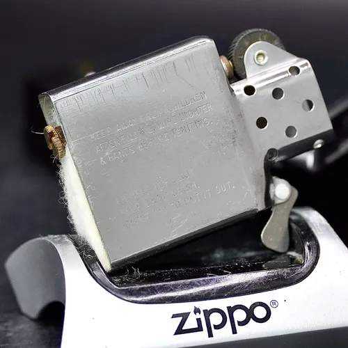 ZIPPO XƯA 1999 - HÀNG XƯA THẬP NIÊN 90s _ CHỦ ĐỀ XE THIẾT GIÁP