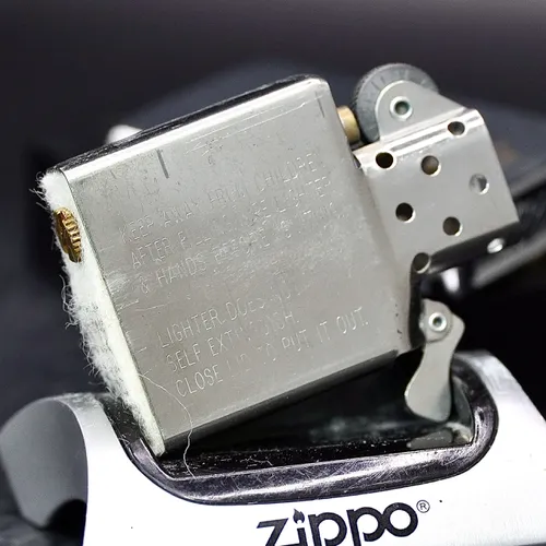 ZIPPO XƯA 1997 - HÀNG XƯA THẬP NIÊN 90s _ CHỦ ĐỀ LOGO THỦY QUÂN LỤC CHIẾN HOA KỲ