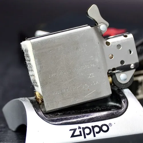 ZIPPO XƯA 1996 - HÀNG XƯA THẬP NIÊN 90s _ CHỦ ĐỀ LỰC LƯỢNG PHÒNG VỆ ICELAND