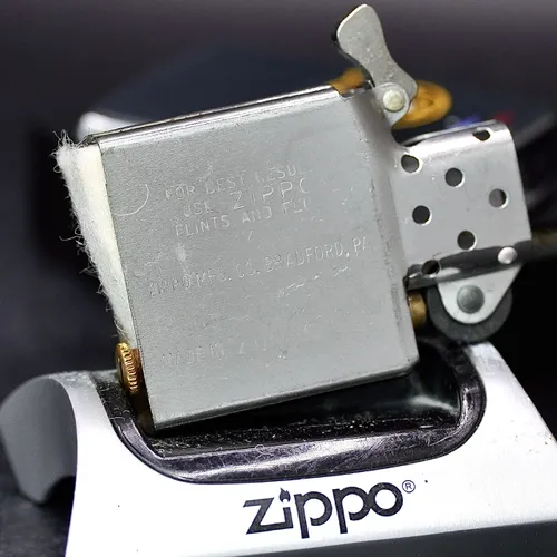 ZIPPO XƯA 1990 - HÀNG XƯA THẬP NIÊN 90s _ CHỦ ĐỀ TÀU CHIẾN AUSTIN LPD-4