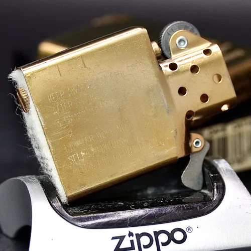 ZIPPO XƯA 1998 - HÀNG XƯA THẬP NIÊN 90s _ CHỦ ĐỀ NỮ THẦN TỰ DO