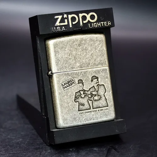 ZIPPO XƯA 1995 - HÀNG XƯA THẬP NIÊN 90s _ CHỦ ĐỀ NGHỆ SĨ LAUREL HARDY