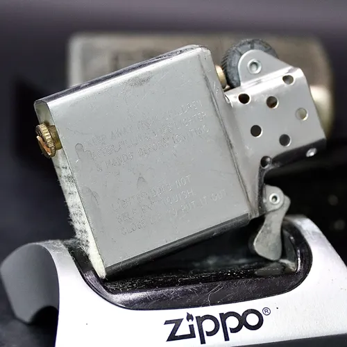ZIPPO XƯA 1995 - HÀNG XƯA THẬP NIÊN 90s _ CHỦ ĐỀ NGHỆ SĨ LAUREL HARDY