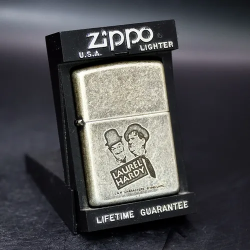ZIPPO XƯA 1995 - HÀNG XƯA THẬP NIÊN 90s _ CHỦ ĐỀ NGHỆ SĨ LAUREL HARDY (2)