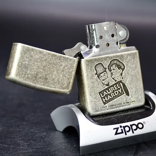 ZIPPO XƯA 1995 - HÀNG XƯA THẬP NIÊN 90s _ CHỦ ĐỀ NGHỆ SĨ LAUREL HARDY (2)