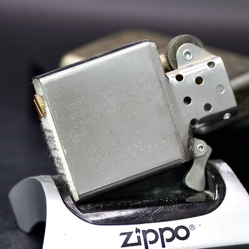 ZIPPO XƯA 1995 - HÀNG XƯA THẬP NIÊN 90s _ CHỦ ĐỀ NGHỆ SĨ LAUREL HARDY (2)
