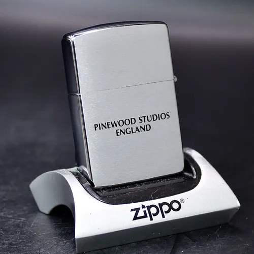 ZIPPO XƯA 1993 - HÀNG XƯA THẬP NIÊN 90s _ CHỦ ĐỀ PINEWOOD STUDIOS