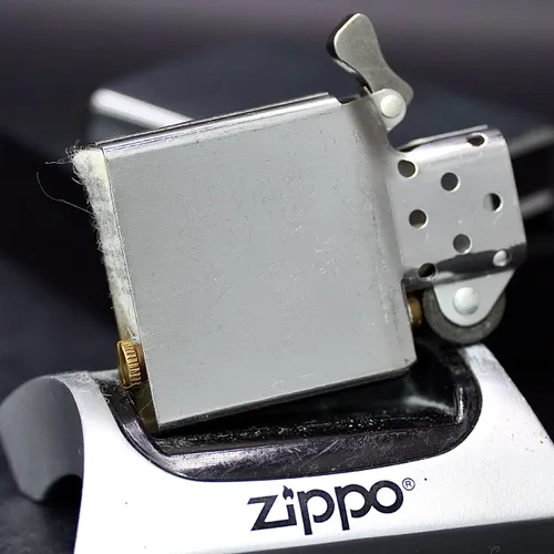 ZIPPO XƯA 1993 - HÀNG XƯA THẬP NIÊN 90s _ CHỦ ĐỀ PINEWOOD STUDIOS