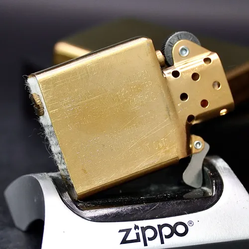 ZIPPO XƯA 1996 - HÀNG XƯA THẬP NIÊN 90s _ CHỦ ĐỀ HỌA TIẾT LATTICE