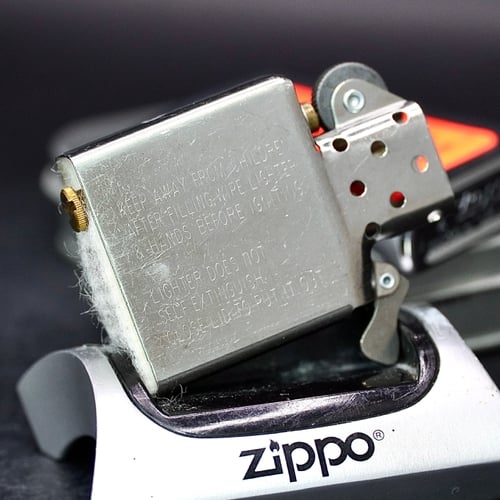 ZIPPO XƯA 1999 - HÀNG XƯA THẬP NIÊN 90s _ CHỦ ĐỀ SÚNG Ổ XOAY MODEL 19 .357