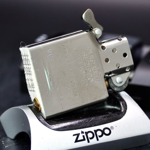 ZIPPO XƯA 2005 - HÀNG XƯA 2000s _ CHỦ ĐỀ PHI ĐOÀN PHẢN LỰC JOLLY ROGERS