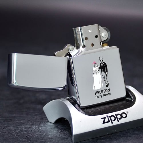 ZIPPO XƯA 1990 - HÀNG XƯA THẬP NIÊN 90s _ CHỦ ĐỀ HELSTON FURRY DANCE