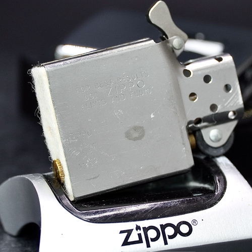 ZIPPO XƯA 1990 - HÀNG XƯA THẬP NIÊN 90s _ CHỦ ĐỀ HELSTON FURRY DANCE