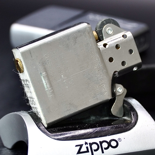 ZIPPO XƯA 2002 - HÀNG XƯA 2000s _ CHỦ ĐỀ MARLBORO