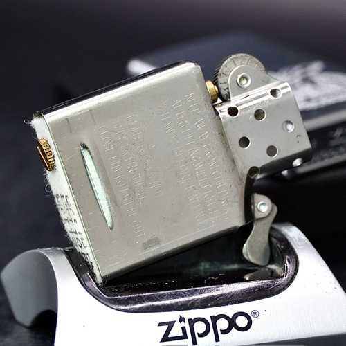 ZIPPO XƯA 2005 - HÀNG XƯA 2000s _ CHỦ ĐỀ BIỂU TƯỢNG QUÂN SỰ MỸ