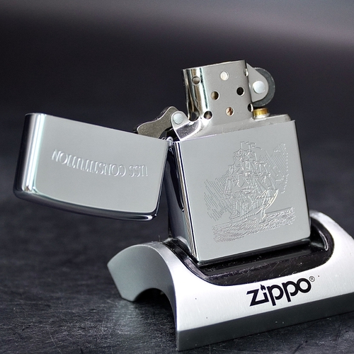 ZIPPO XƯA 2001 - HÀNG XƯA 2000s _ CHỦ ĐỀ TÀU CHIẾN CONSTITUITION
