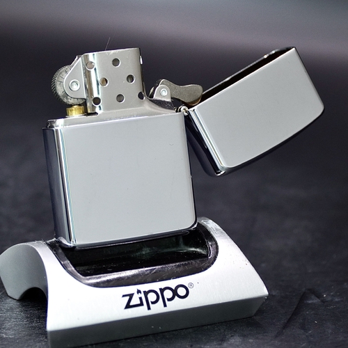 ZIPPO ARMOR XƯA 2005 - HÀNG XƯA 2000s _ CHỦ ĐỀ CỎ 4 LÁ