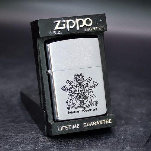 ZIPPO XƯA 1990 - HÀNG XƯA THẬP NIÊN 90s _ CHỦ ĐỀ MILTON KEYNES