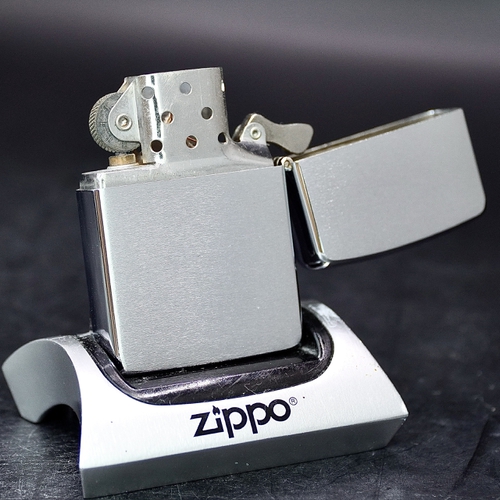 ZIPPO XƯA 1990 - HÀNG XƯA THẬP NIÊN 90s _ CHỦ ĐỀ MILTON KEYNES