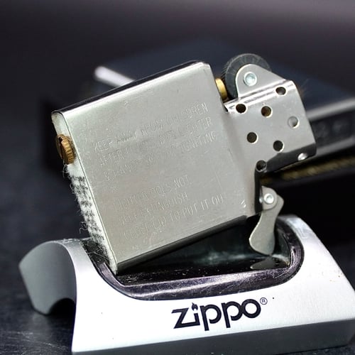 ZIPPO XƯA 1990 - HÀNG XƯA THẬP NIÊN 90s _ CHỦ ĐỀ LOGO TÀU CHIẾN HOÀNG GIA ANH