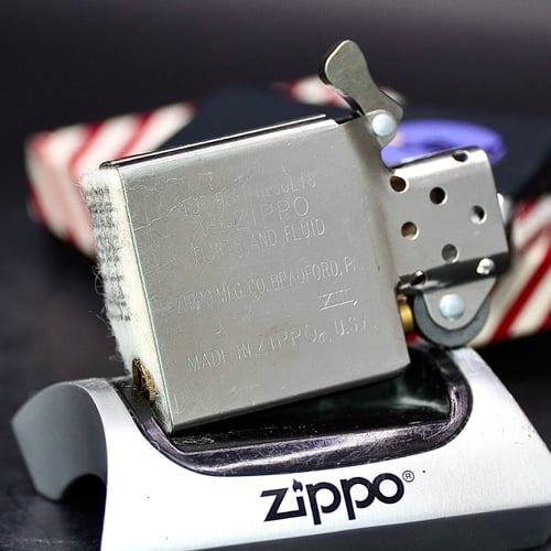 ZIPPO XƯA 1996 - HÀNG XƯA THẬP NIÊN 90s _ CHỦ ĐỀ LOGO TOWN AND COUNTRY