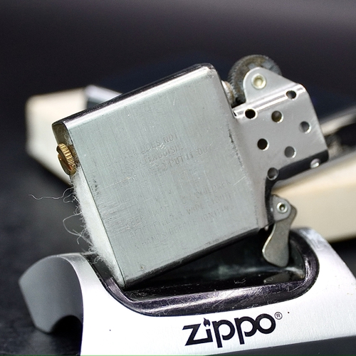 ZIPPO XƯA 1983 - HÀNG XƯA THẬP NIÊN 80s _ CHỦ ĐỀ HUY HIỆU TÀU CHIẾN INVICIBLE