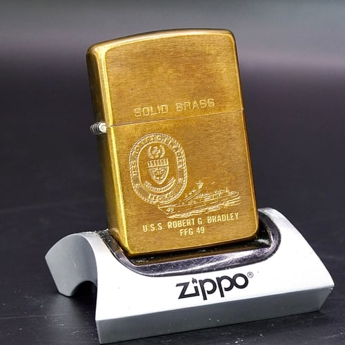 ZIPPO XƯA 32-90 - HÀNG XƯA THẬP NIÊN 90s _ CHỦ ĐỀ TÀU CHIẾN ROBERT BRADLEY FFG 49