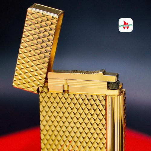 S.T. Dupont Ligne 2 form cao thập niên 1980s. Toàn thân mạ vàng, Vân kim cương tam giác 