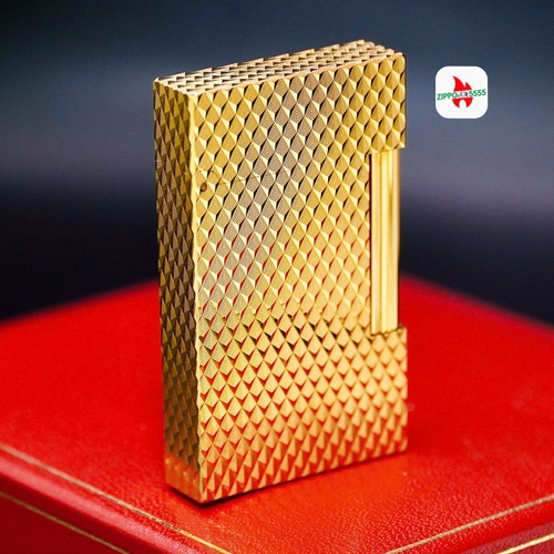 S.T. Dupont Ligne 2 form cao thập niên 1980s. Toàn thân mạ vàng, Vân kim cương tam giác 