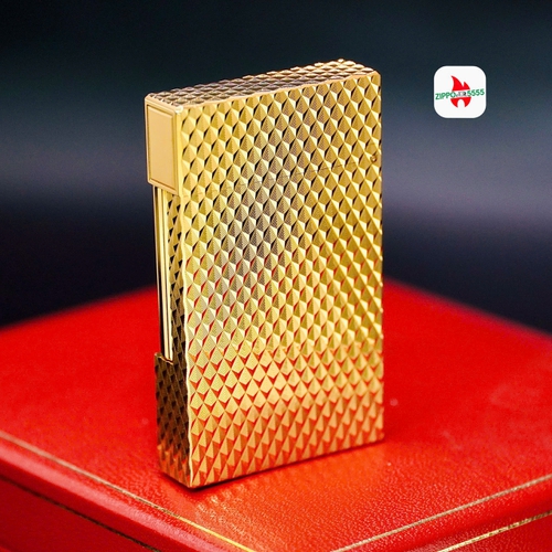 S.T. Dupont Ligne 2 form cao thập niên 1980s. Toàn thân mạ vàng, Vân kim cương tam giác 